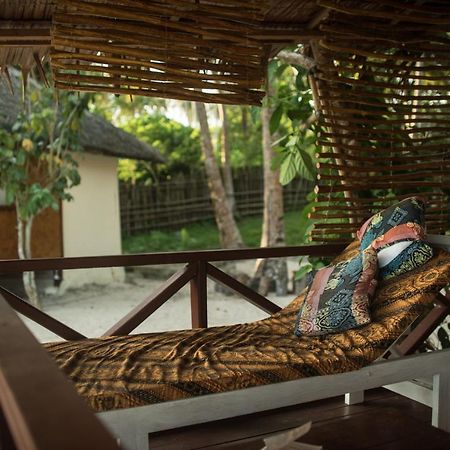 Simeulue Surflodges Lasikin Екстериор снимка