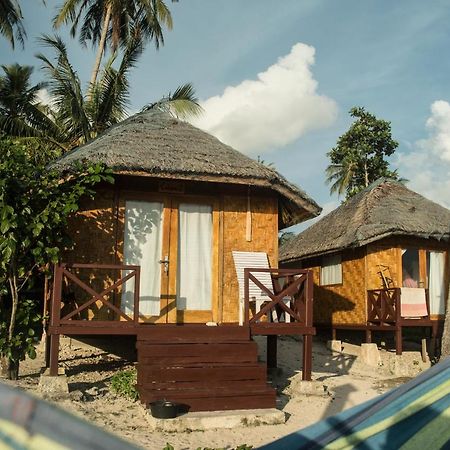 Simeulue Surflodges Lasikin Екстериор снимка