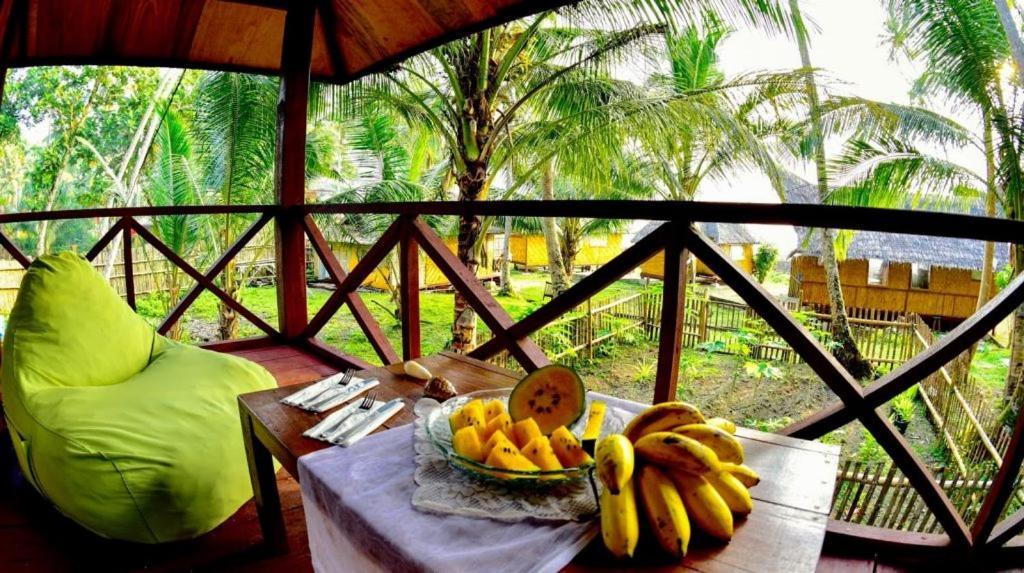 Simeulue Surflodges Lasikin Екстериор снимка