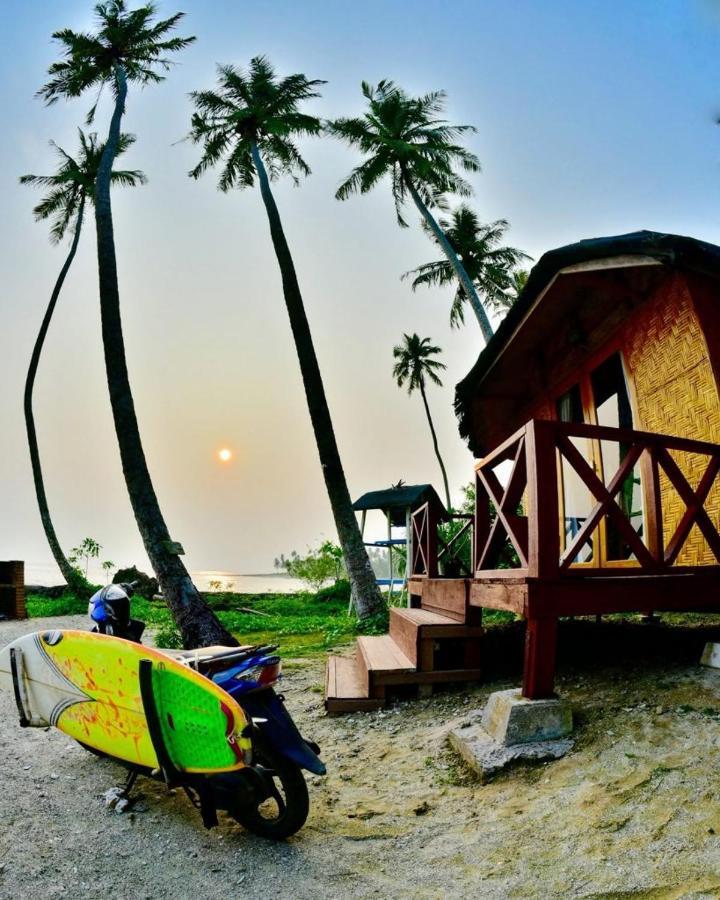 Simeulue Surflodges Lasikin Екстериор снимка